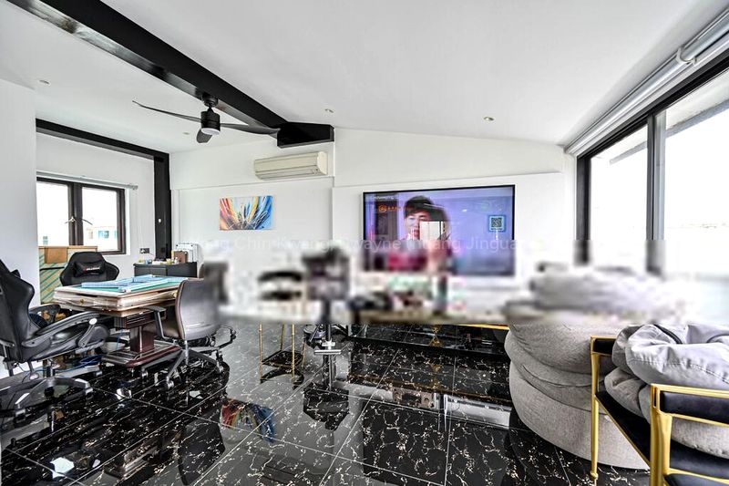 7 Bed Apartment (Condo) for Sale in  Avon Park - Image 8